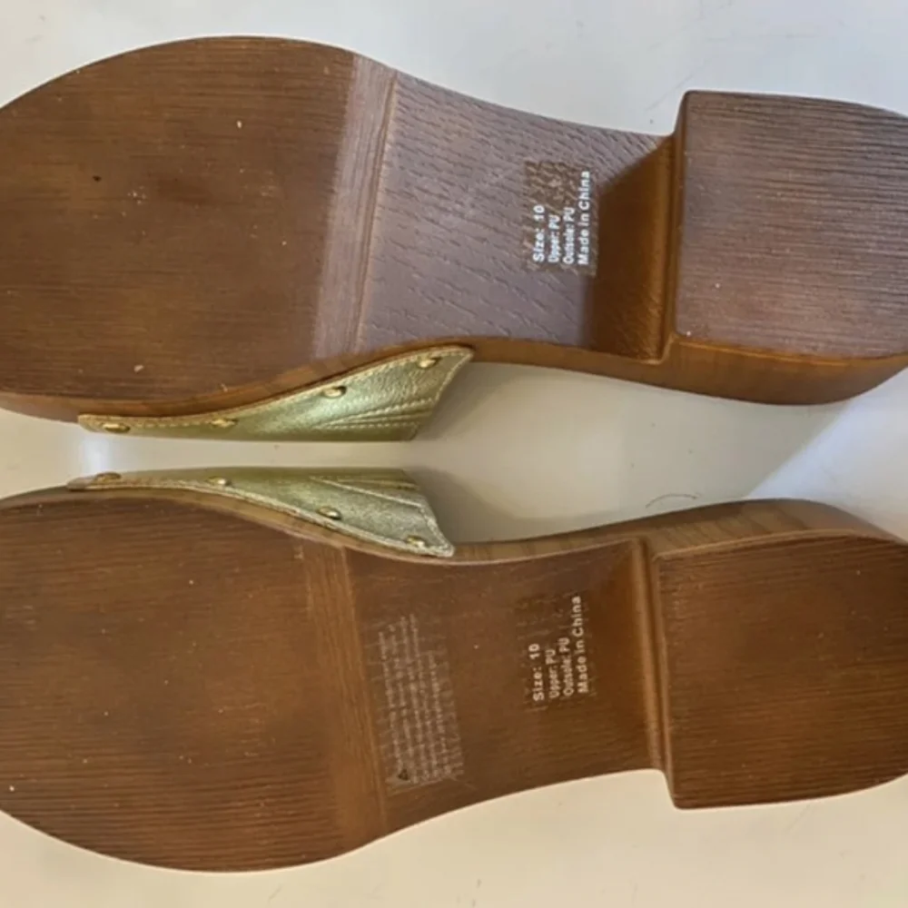 Sandals - Picture 8 of 9